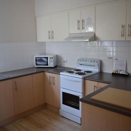 Glenelg Holiday Apartments - Corfu Аделаида Экстерьер фото