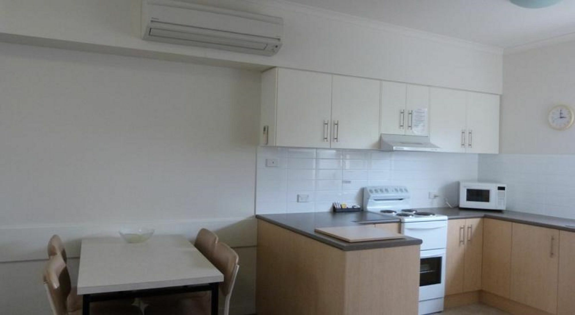 Glenelg Holiday Apartments - Corfu Аделаида Экстерьер фото