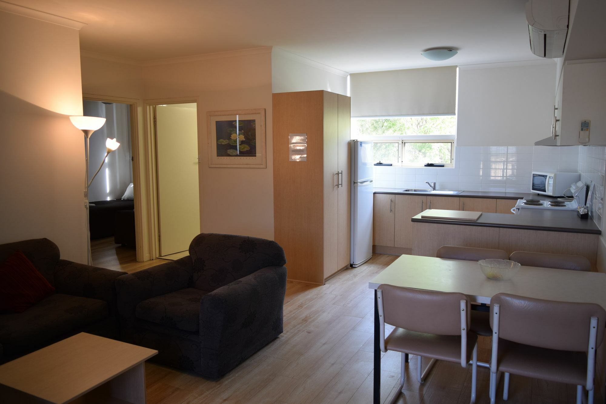 Glenelg Holiday Apartments - Corfu Аделаида Экстерьер фото